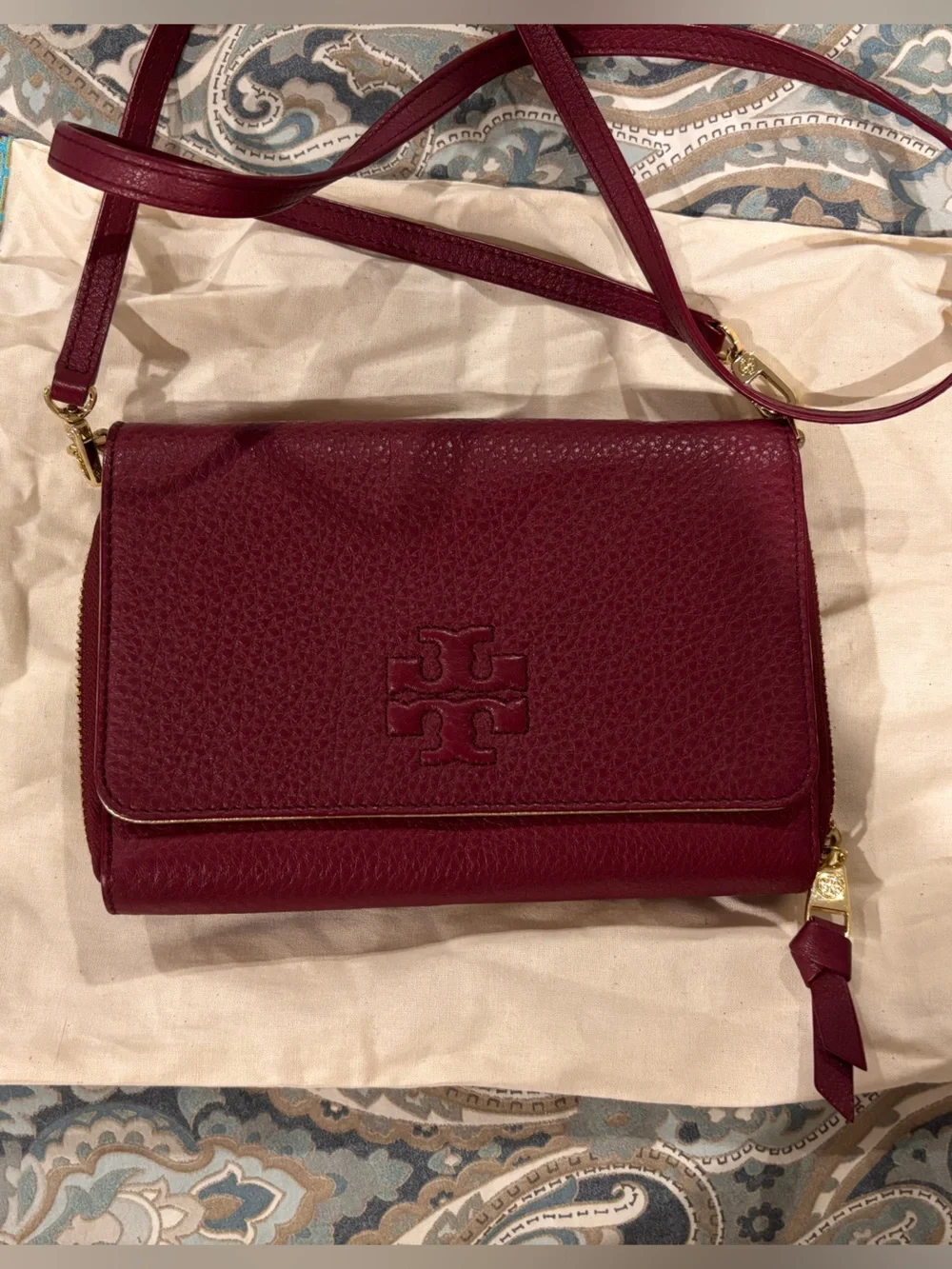 Tory Burch McGraw Burgundy Maroon Wine Pebbled Leather Wallet Crossbody